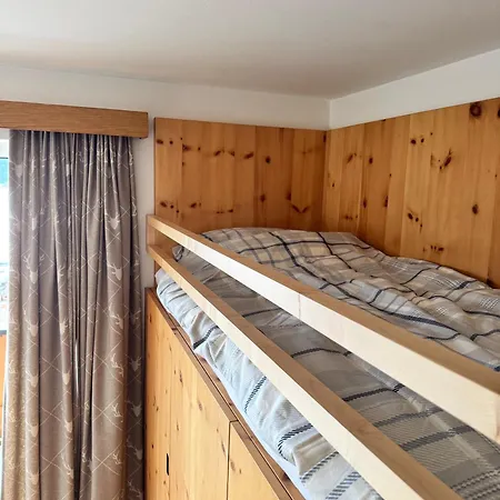 Flachhaus - Ski-in Ski-out With Private Slope Access 아파트 *